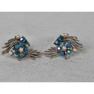 Coro Pegasus Vintage 1950s Diamante Clip Earrings… - image 1